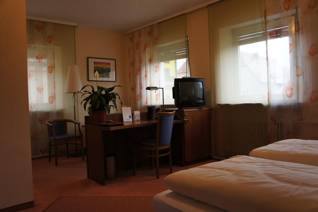 نيوماركت إن دير أوبيرفالز Stadt-Gut-Hotel Altstadt-Hotel Stern الغرفة الصورة